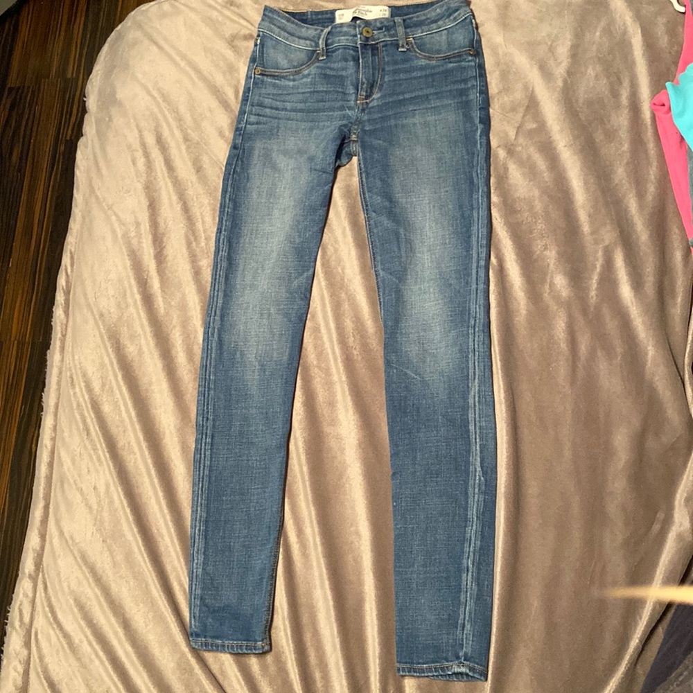 junior Abercrombie & fitch blue jeans